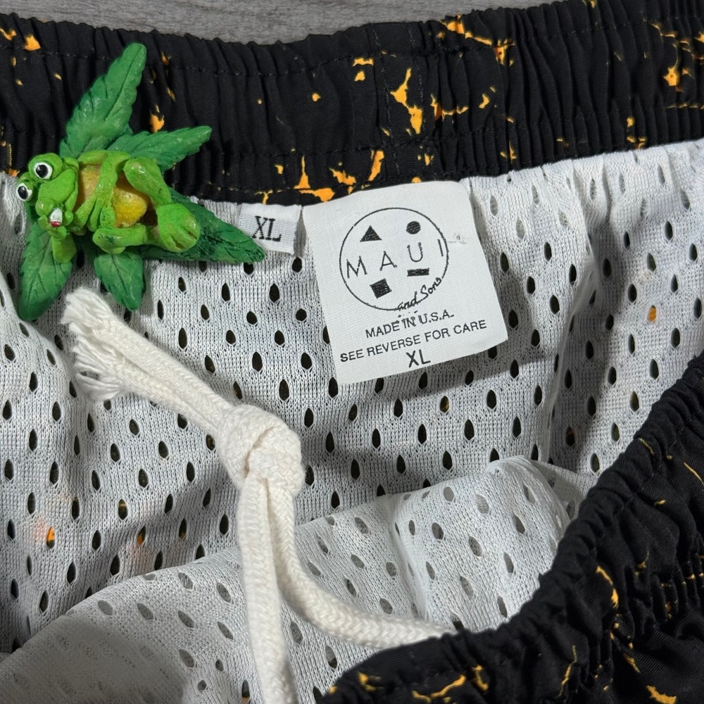 Maui and Sons Swim Trunks XL Black Vintage Yellow Shark Print Surf Shorts - Picture 5 of 6